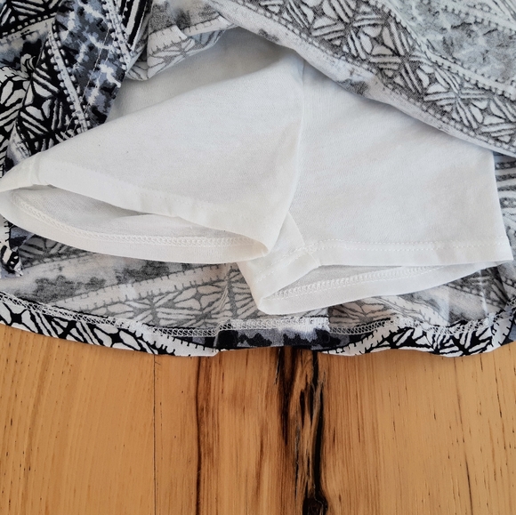 Nwt 2T skort - Picture 3 of 3